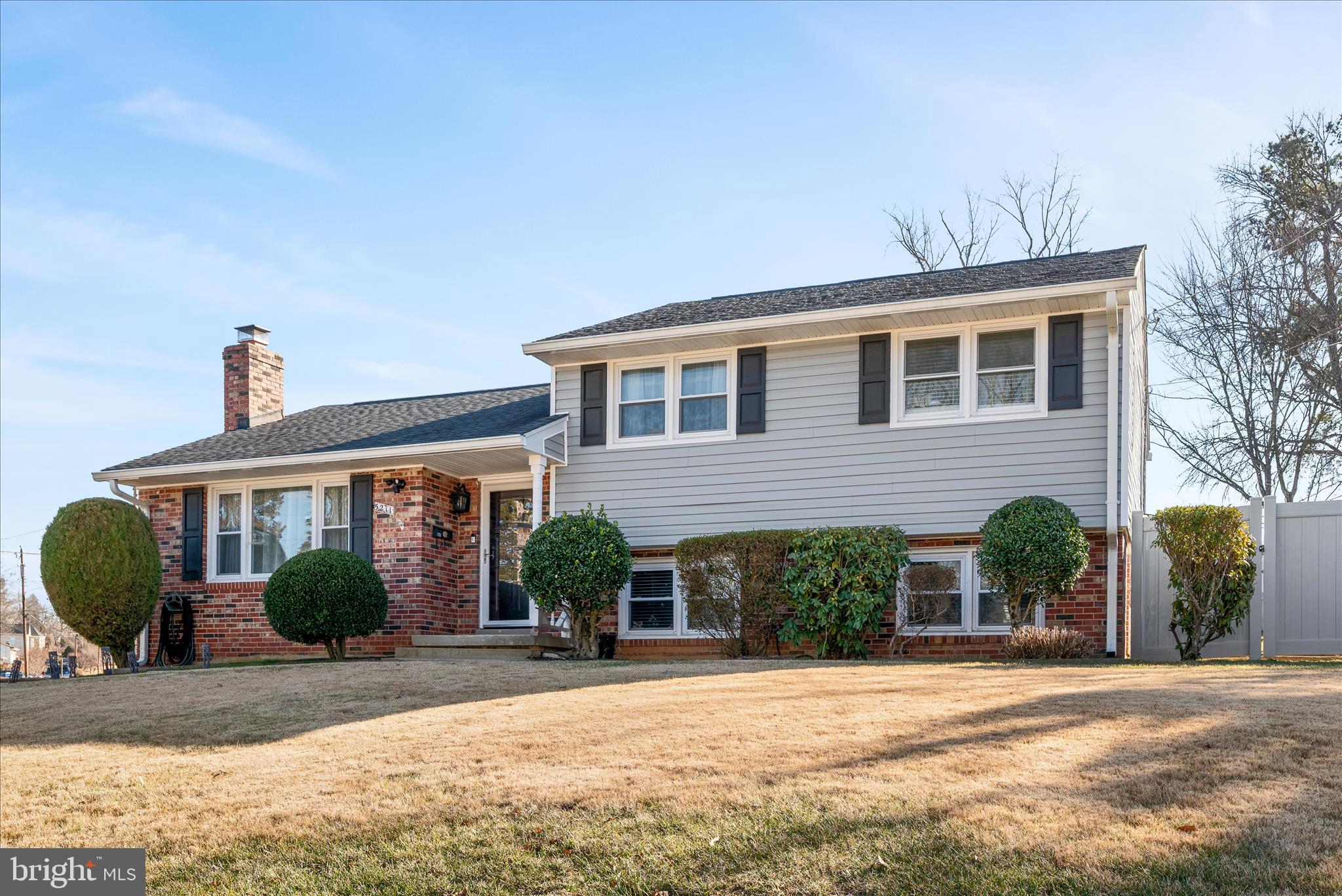 5211 INVERCHAPEL ROAD