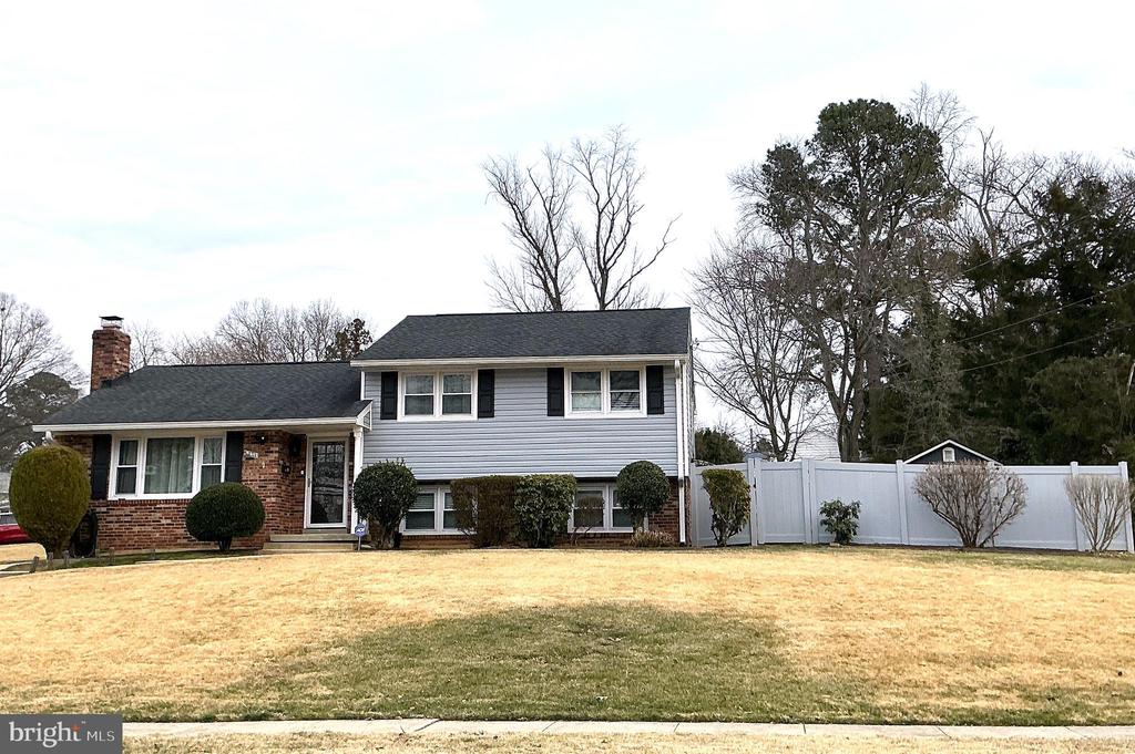 5211 INVERCHAPEL ROAD