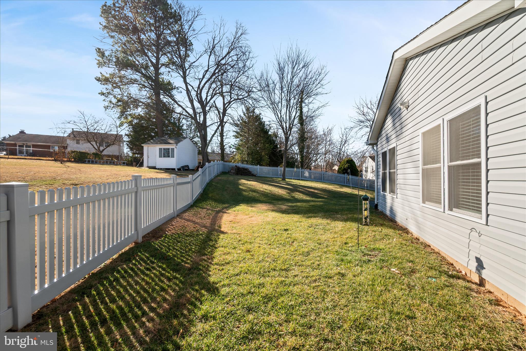 5211 INVERCHAPEL ROAD