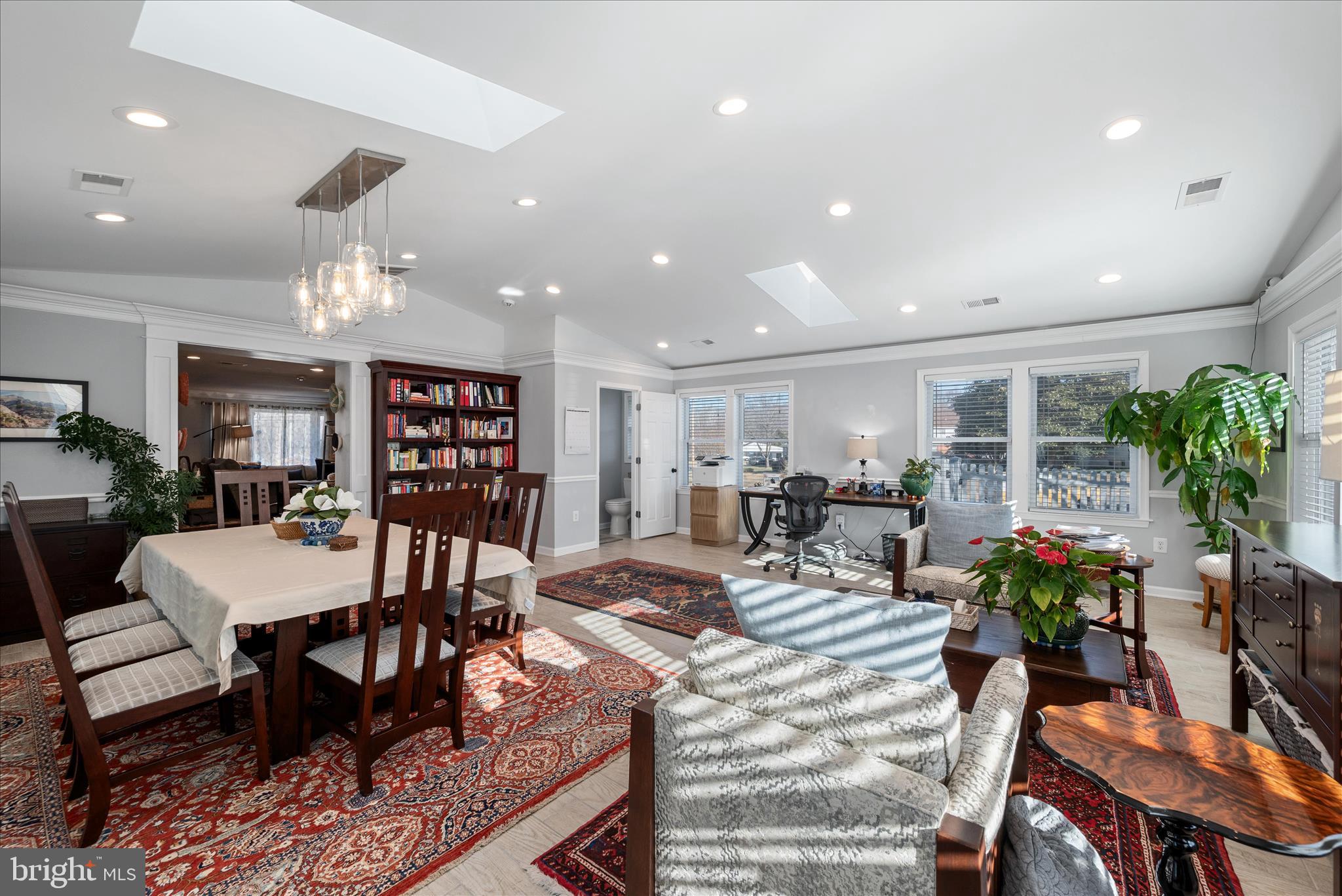 5211 INVERCHAPEL ROAD