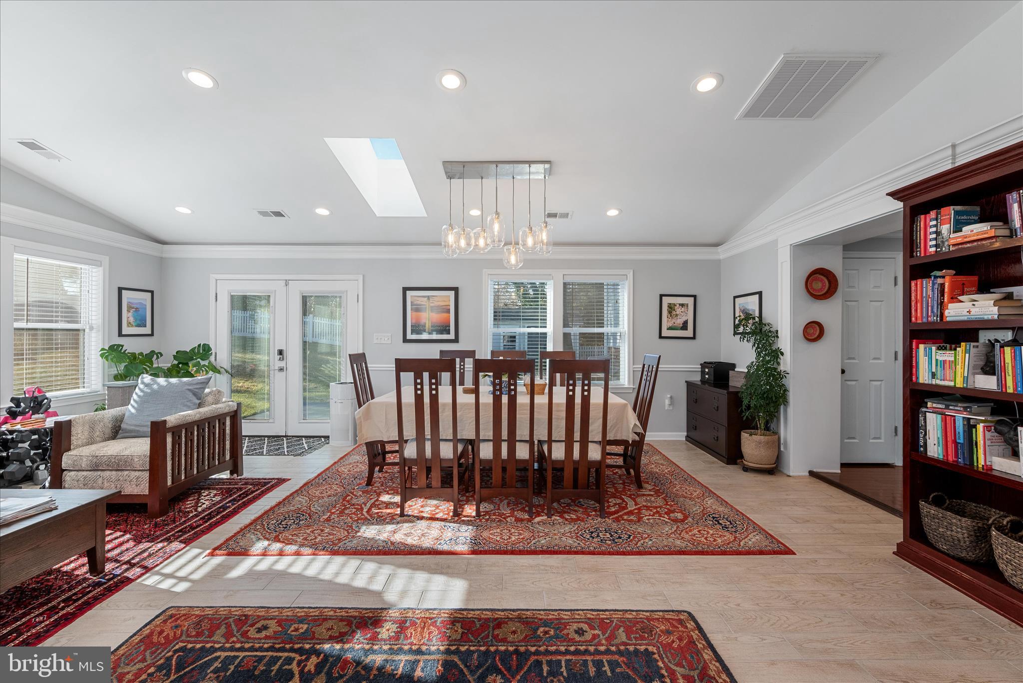 5211 INVERCHAPEL ROAD