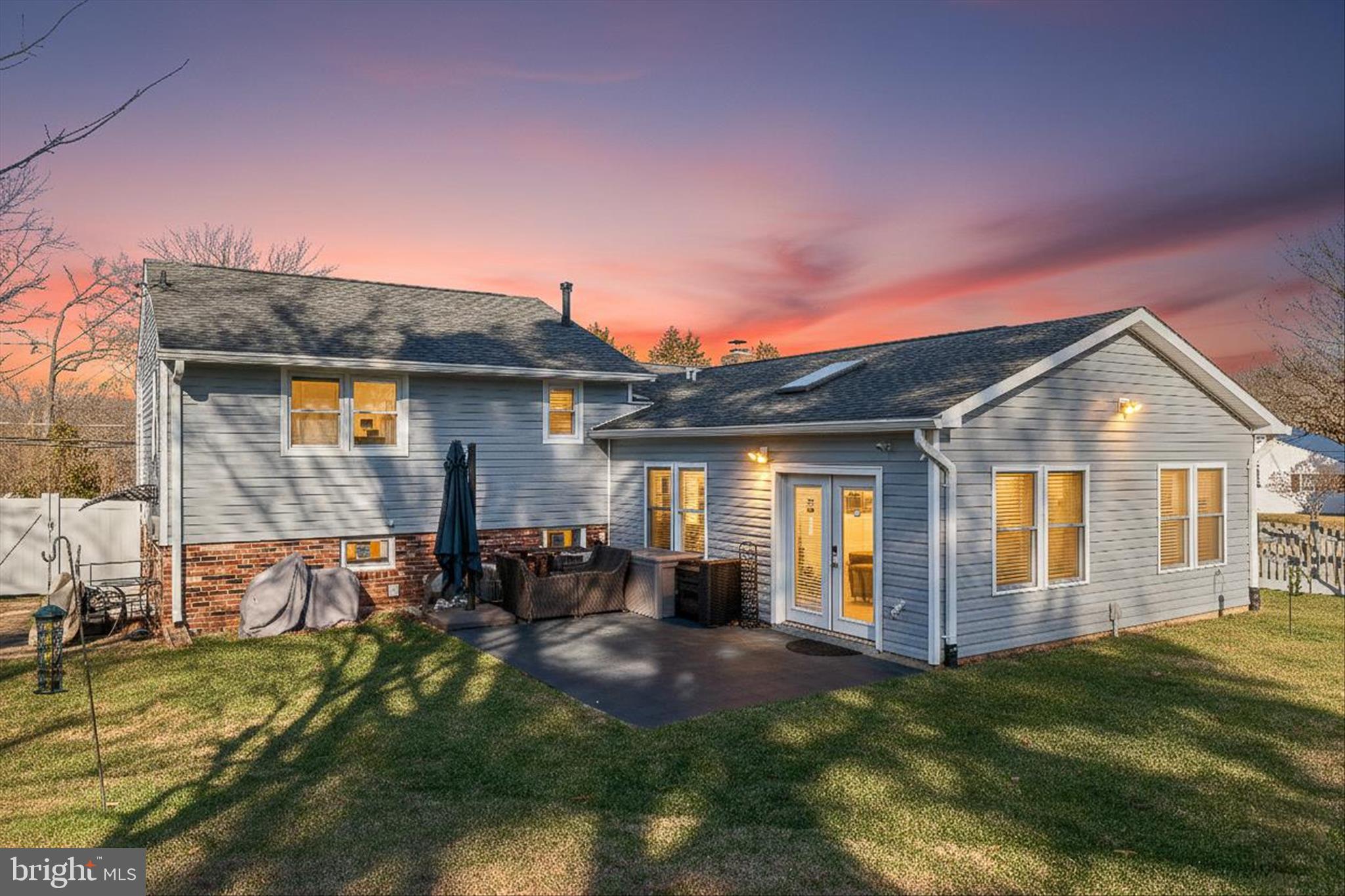 5211 INVERCHAPEL ROAD