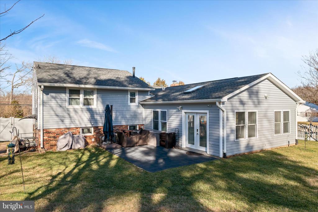 5211 INVERCHAPEL ROAD