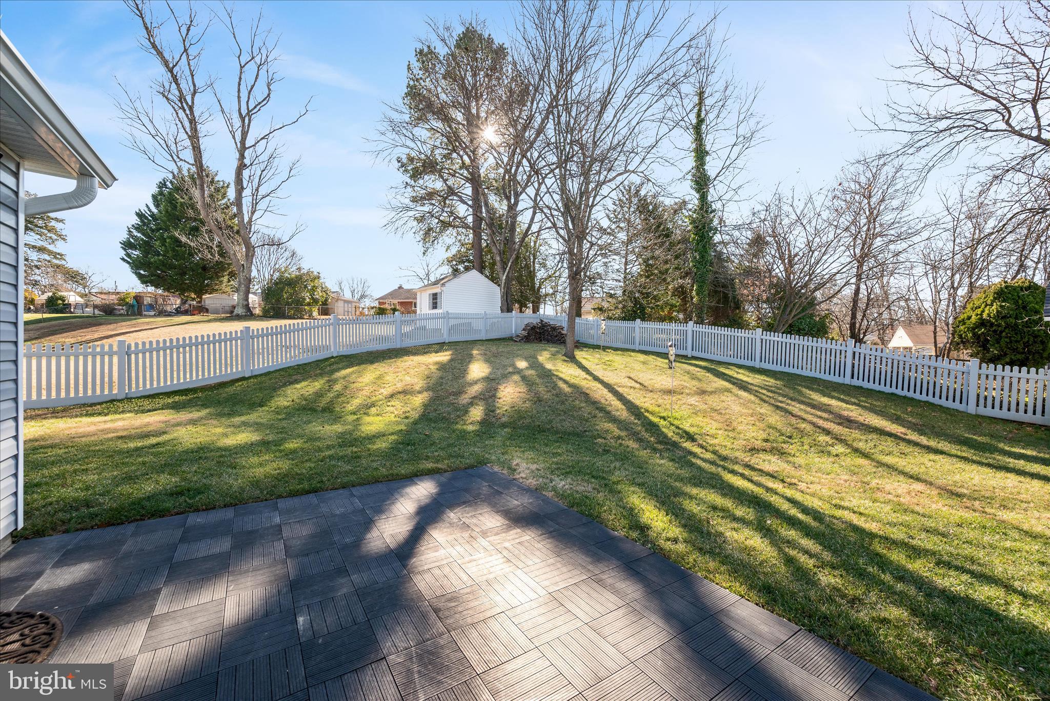 5211 INVERCHAPEL ROAD