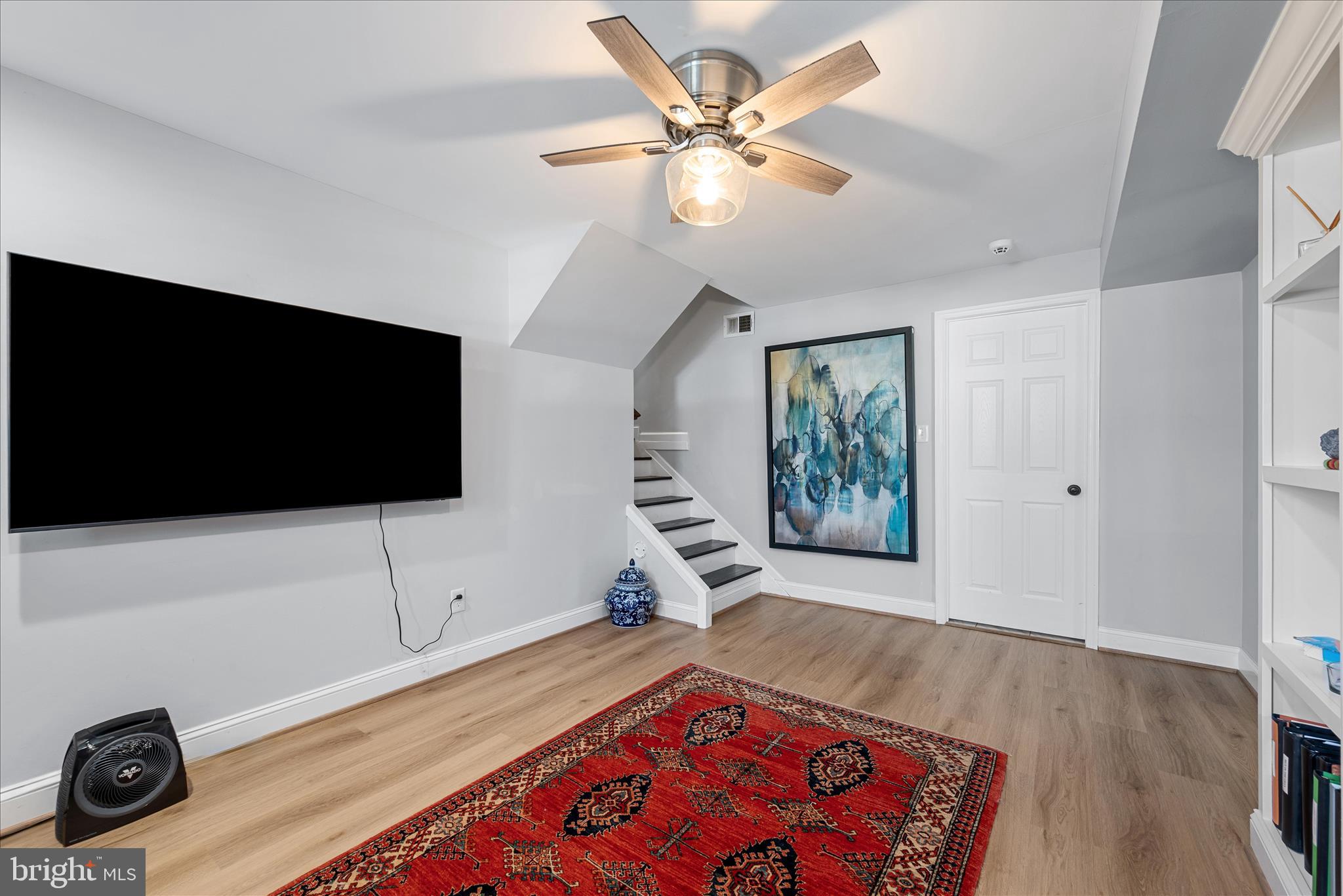 5211 INVERCHAPEL ROAD