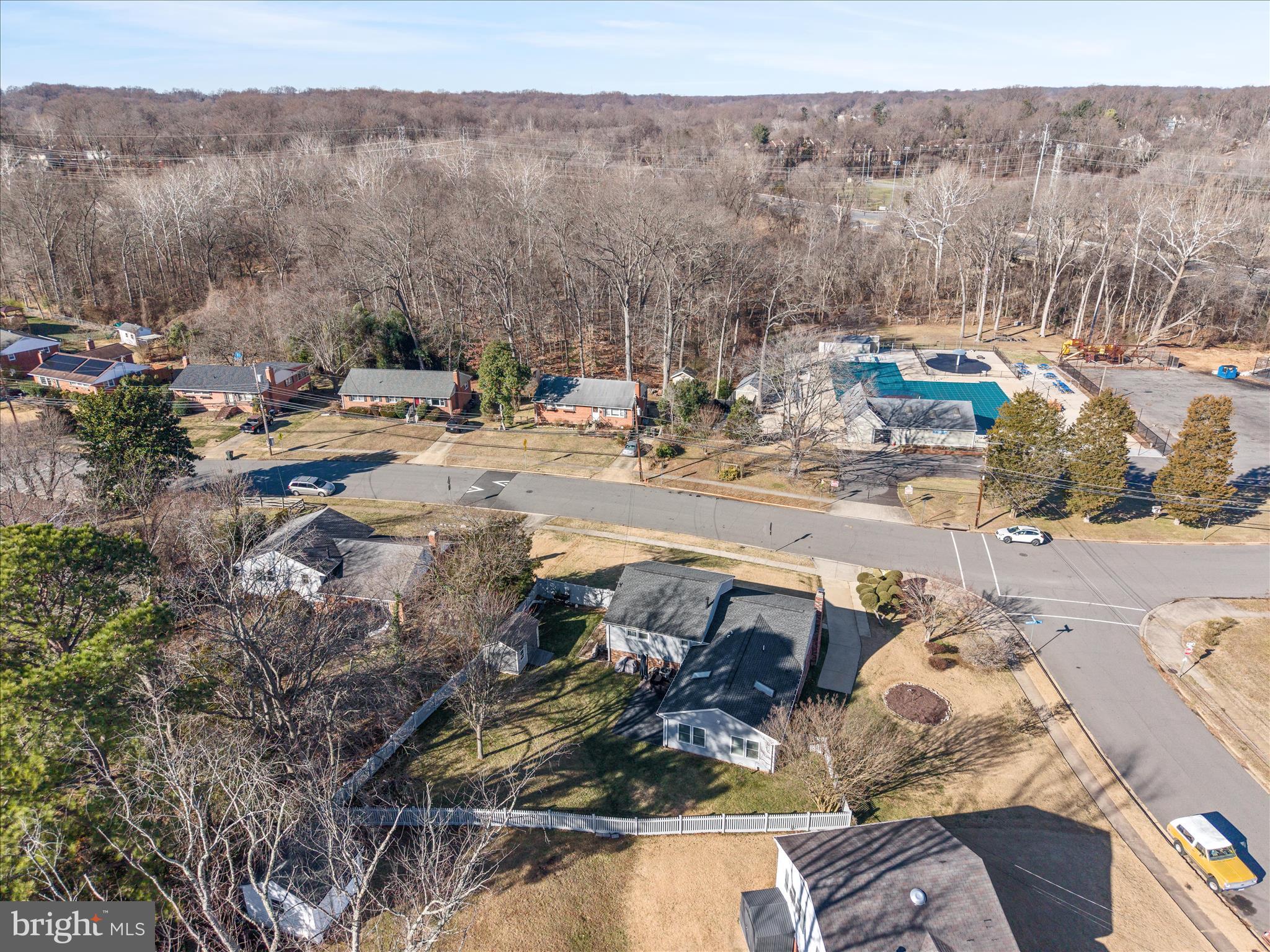 5211 INVERCHAPEL ROAD