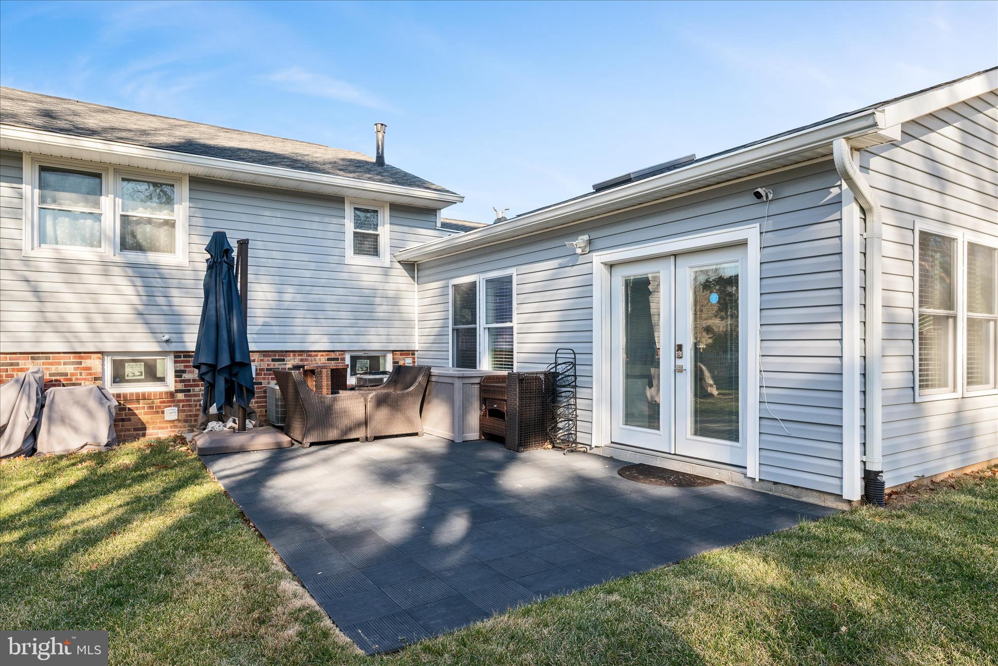 5211 INVERCHAPEL ROAD