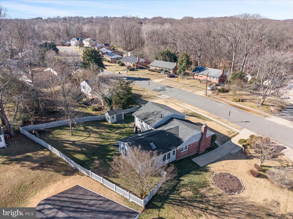 5211 INVERCHAPEL ROAD