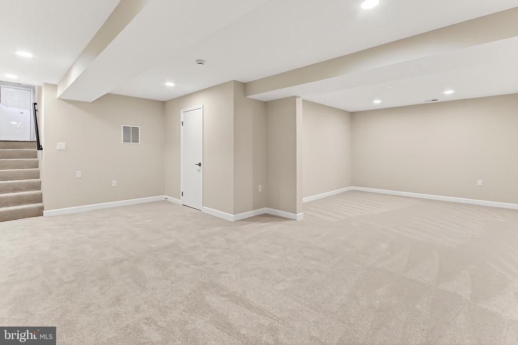 8011 LYNNFIELD DRIVE