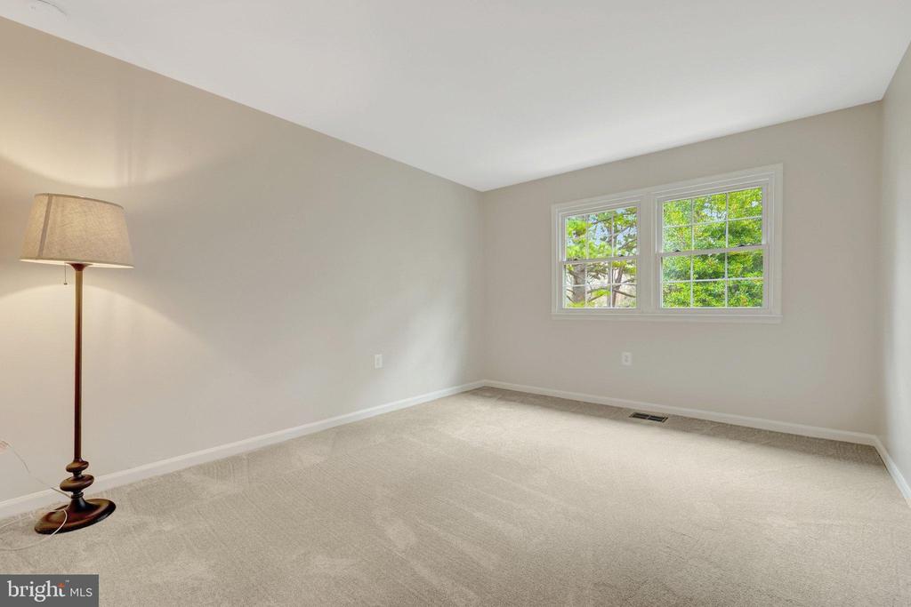 1008 MOORE SW