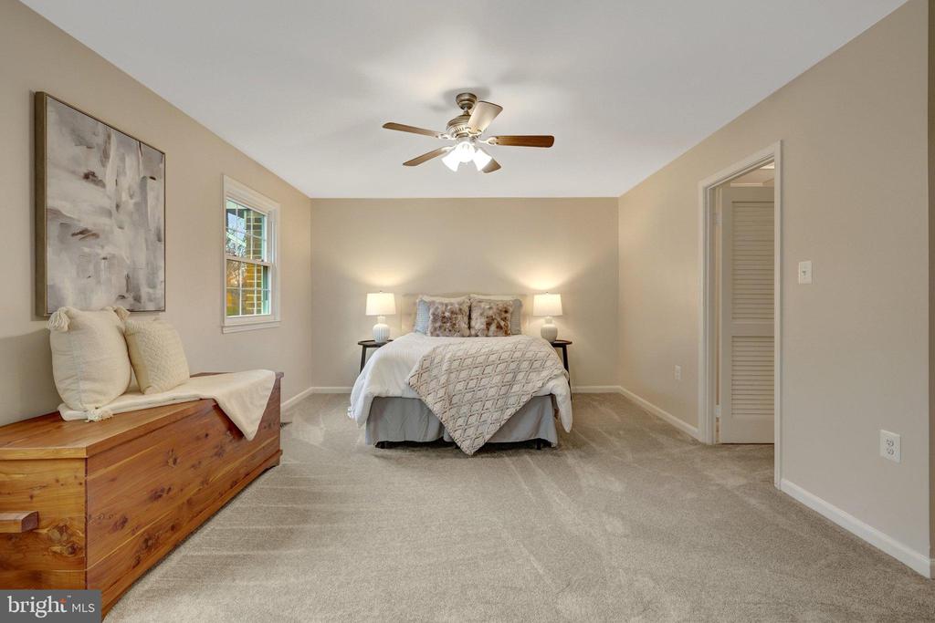 1008 MOORE SW