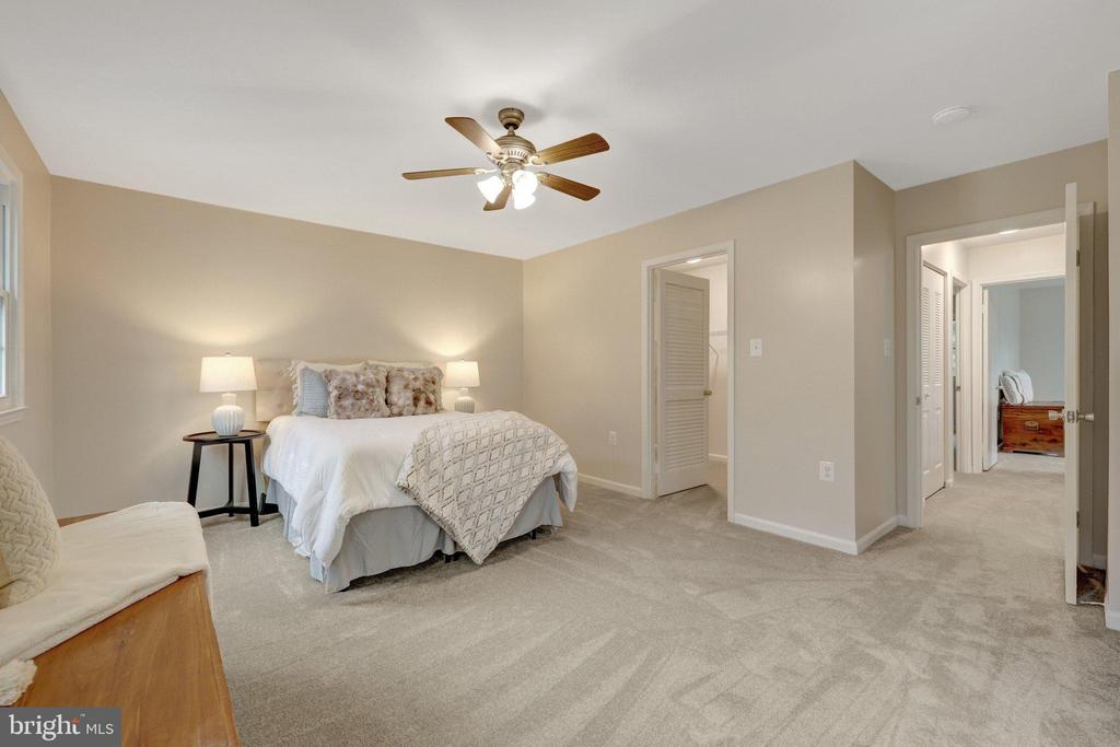 1008 MOORE SW
