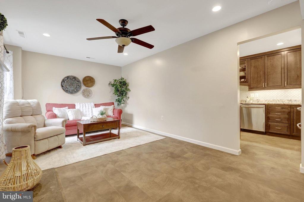 1008 MOORE SW