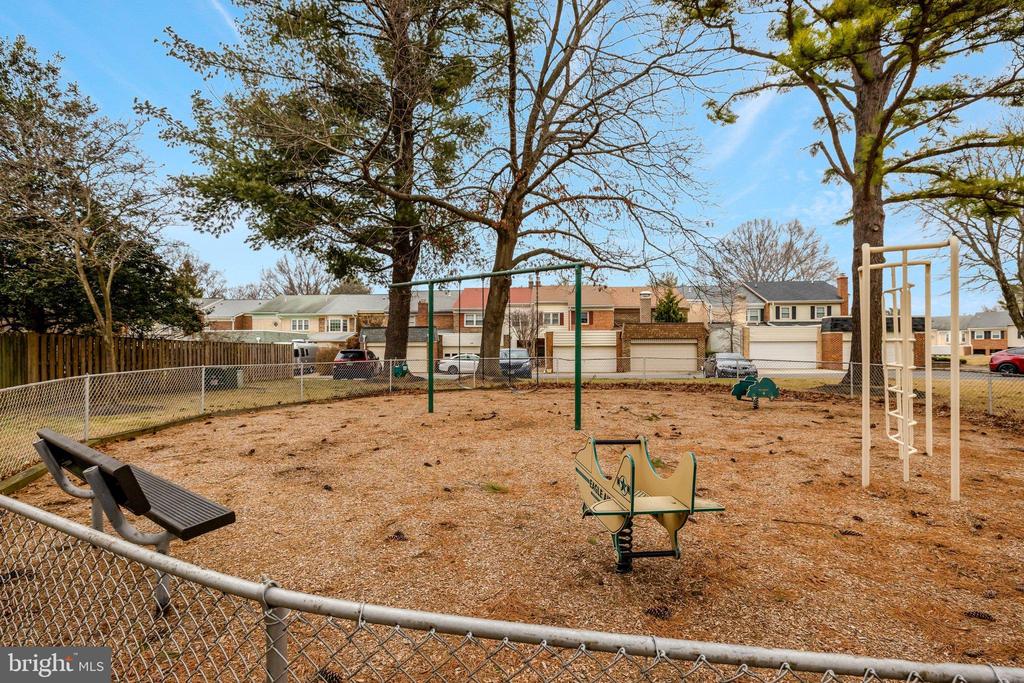 1008 MOORE SW