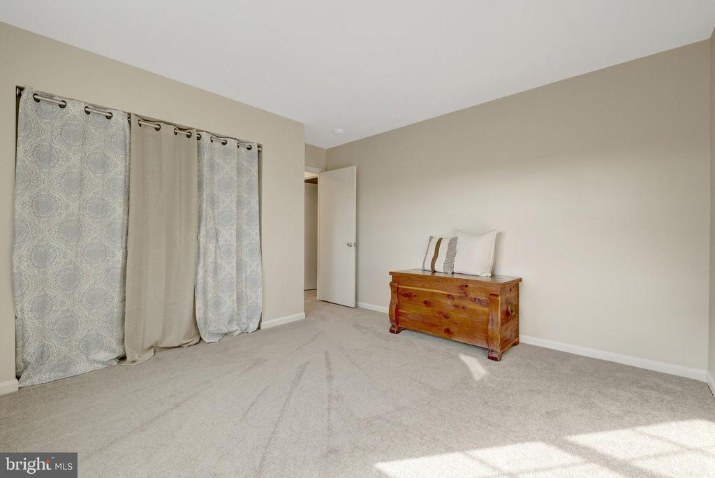 1008 MOORE SW