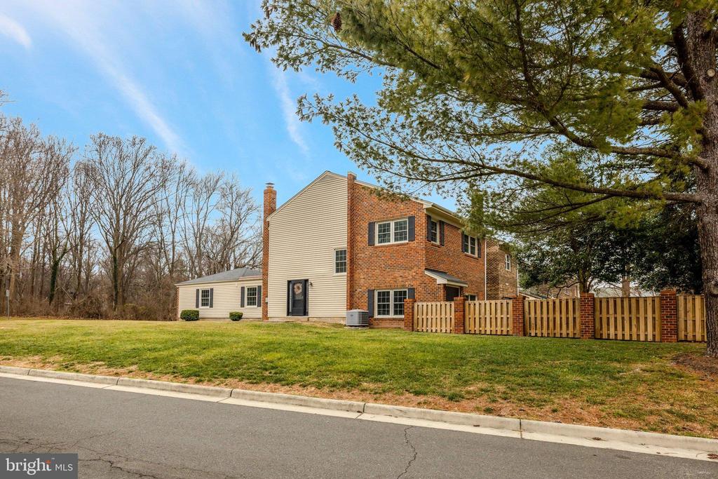 1008 MOORE SW