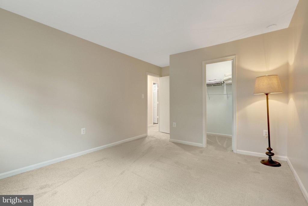 1008 MOORE SW