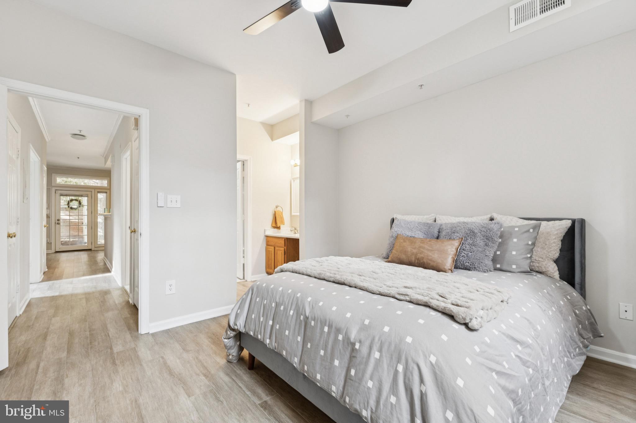 1361 GARDEN WALL CIRCLE 701