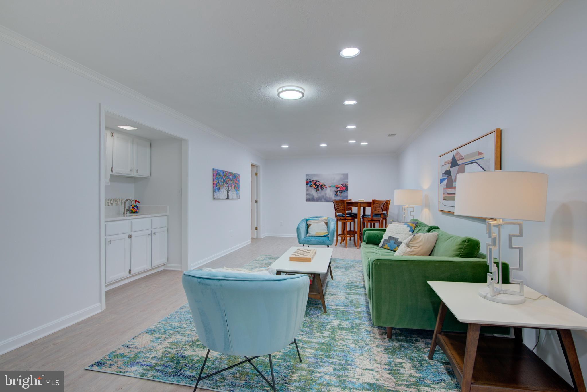 929 HOLLY CREEK DRIVE