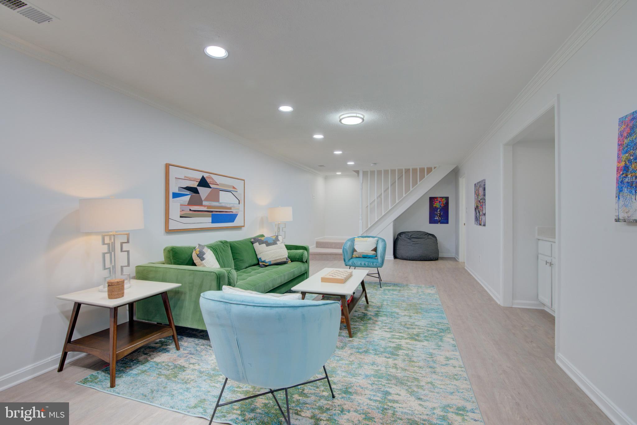 929 HOLLY CREEK DRIVE