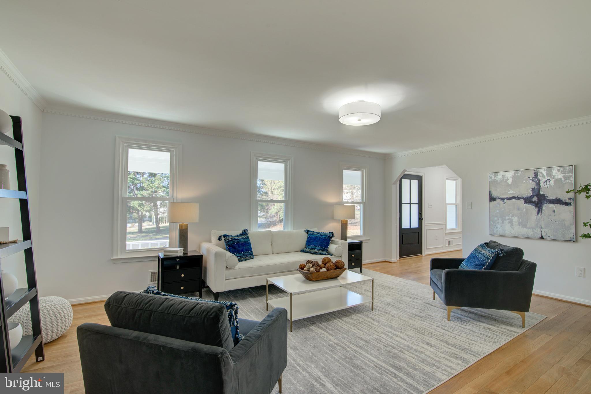 929 HOLLY CREEK DRIVE