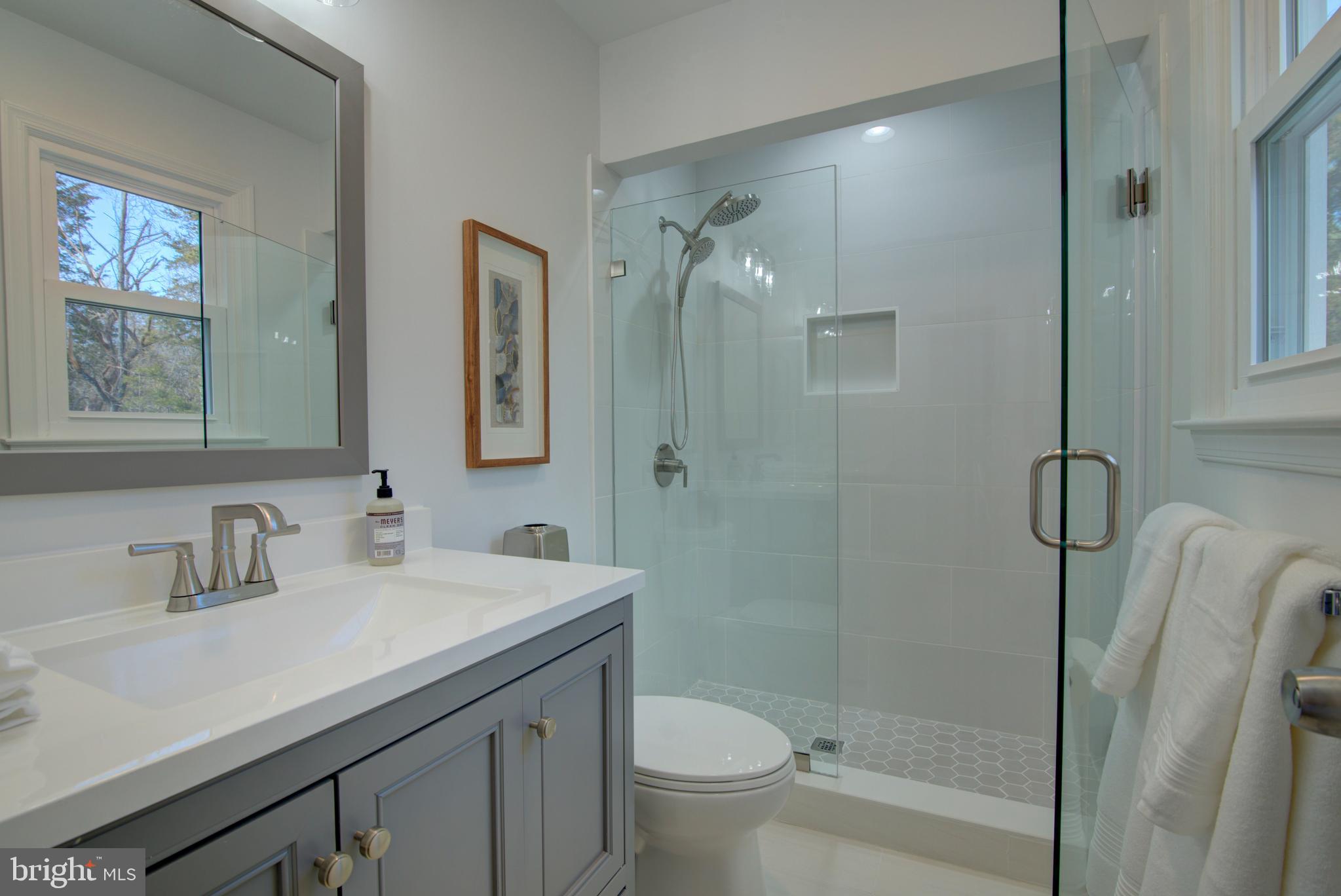 929 HOLLY CREEK DRIVE