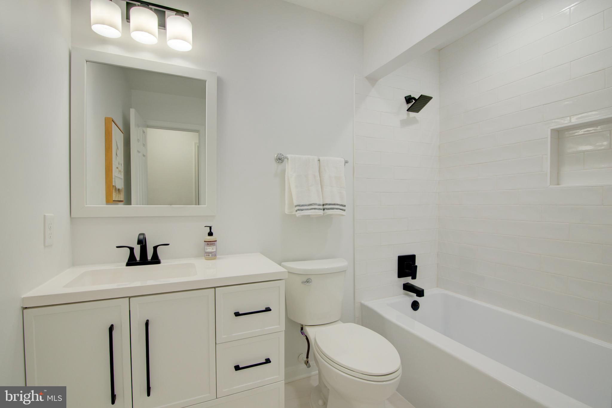 929 HOLLY CREEK DRIVE