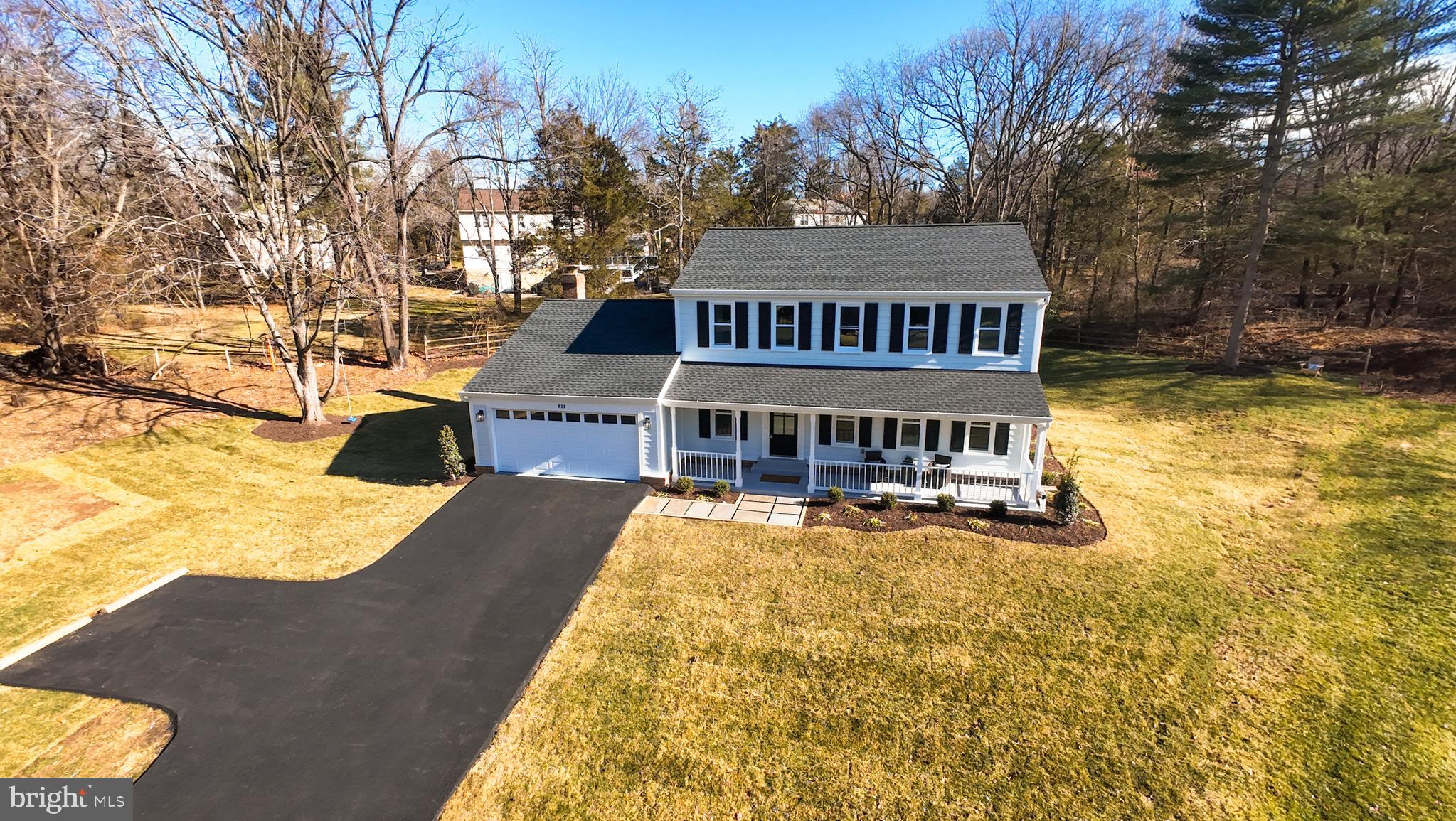 929 HOLLY CREEK DRIVE