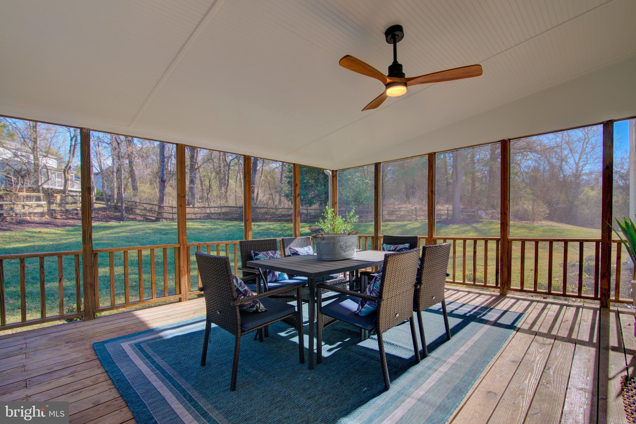 929 HOLLY CREEK DRIVE