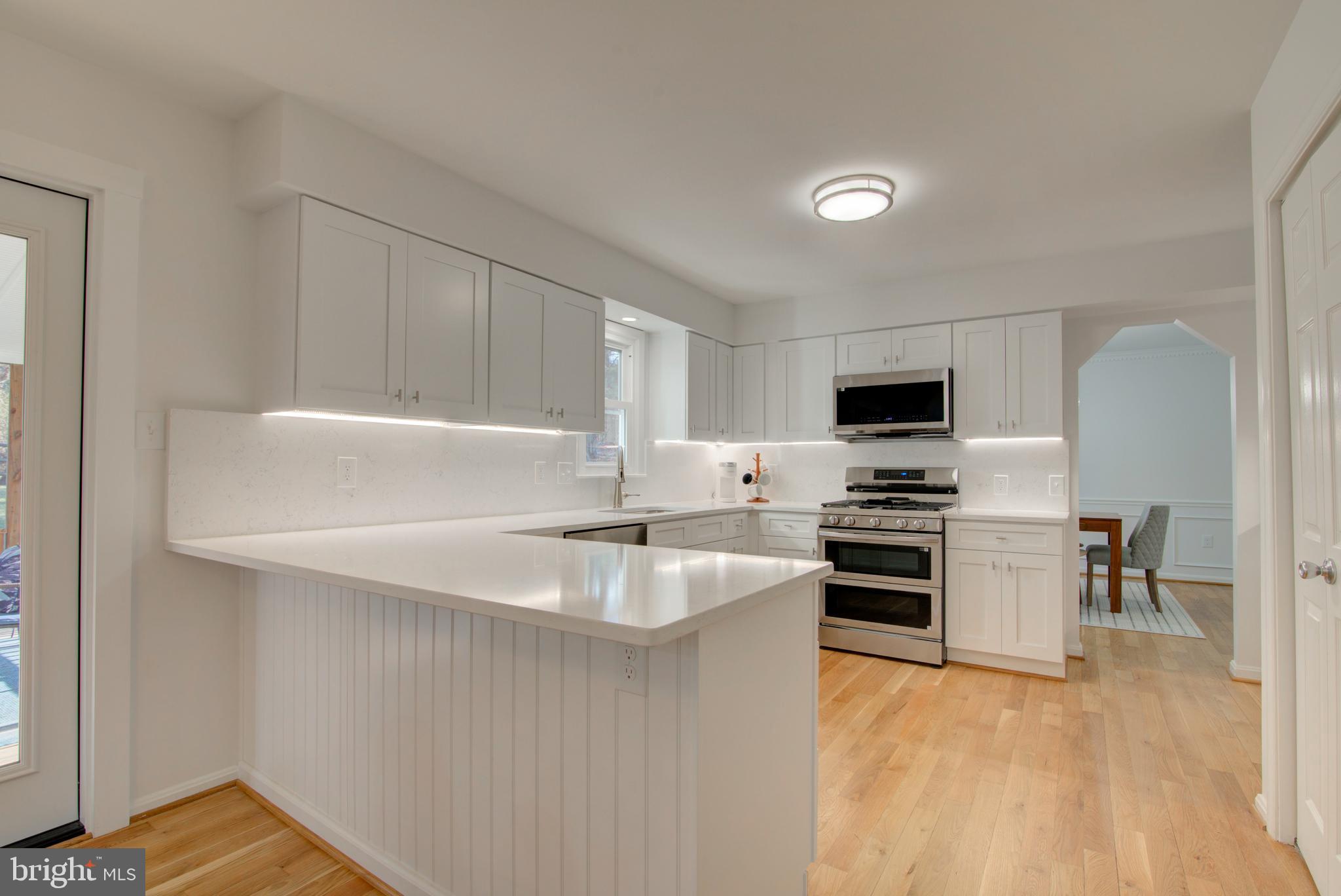 929 HOLLY CREEK DRIVE