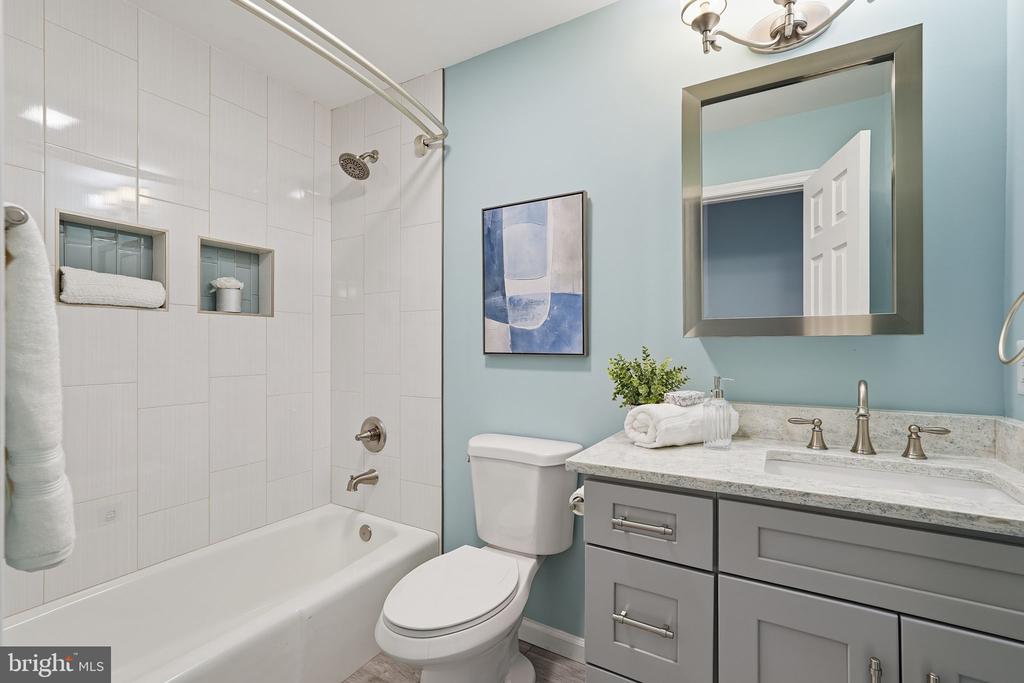 1411 ALDENHAM LANE