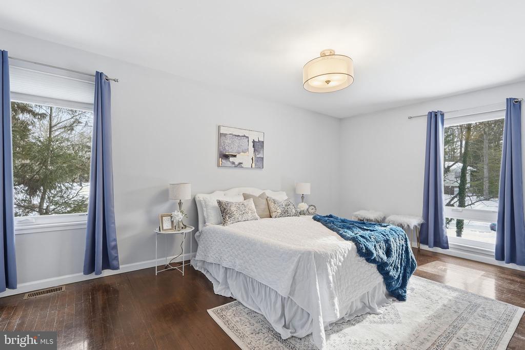 1411 ALDENHAM LANE
