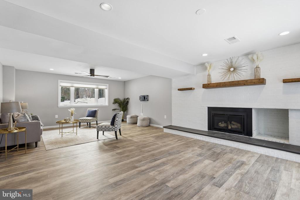 1411 ALDENHAM LANE