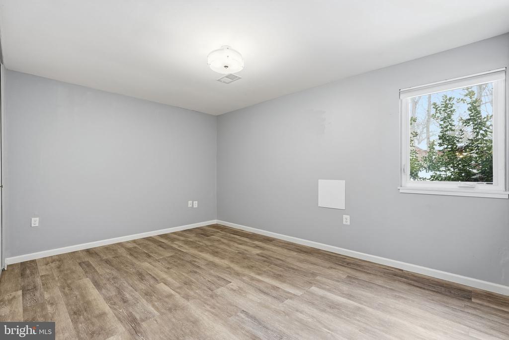 1411 ALDENHAM LANE