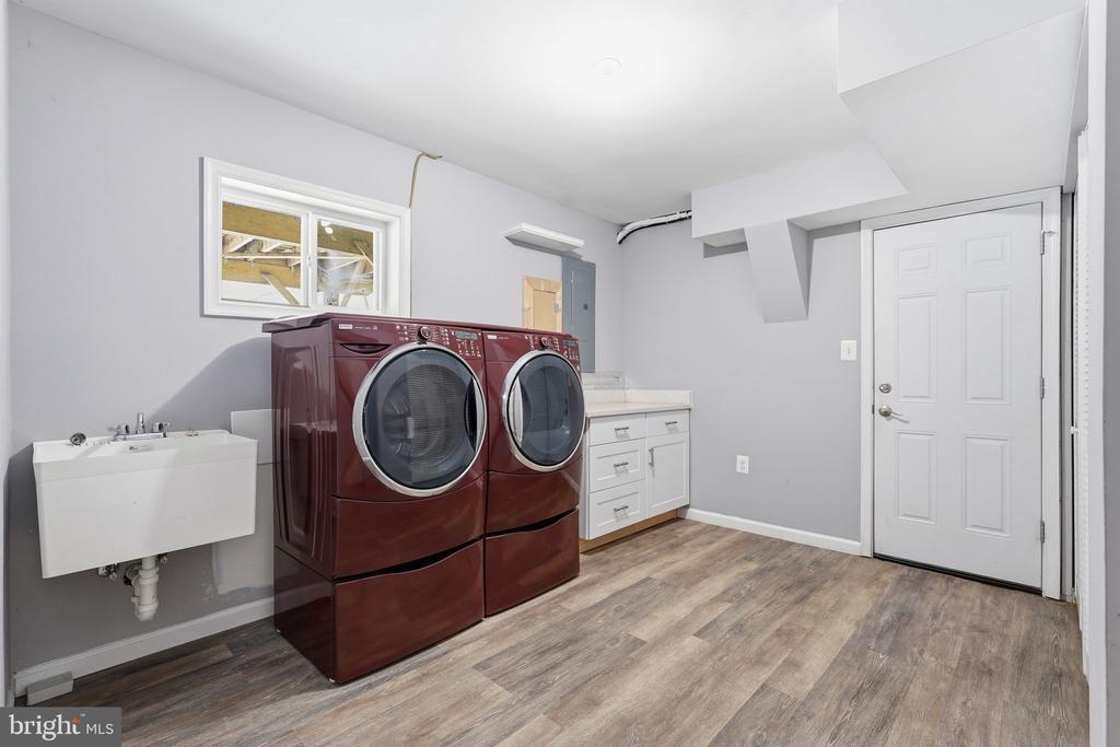 1411 ALDENHAM LANE