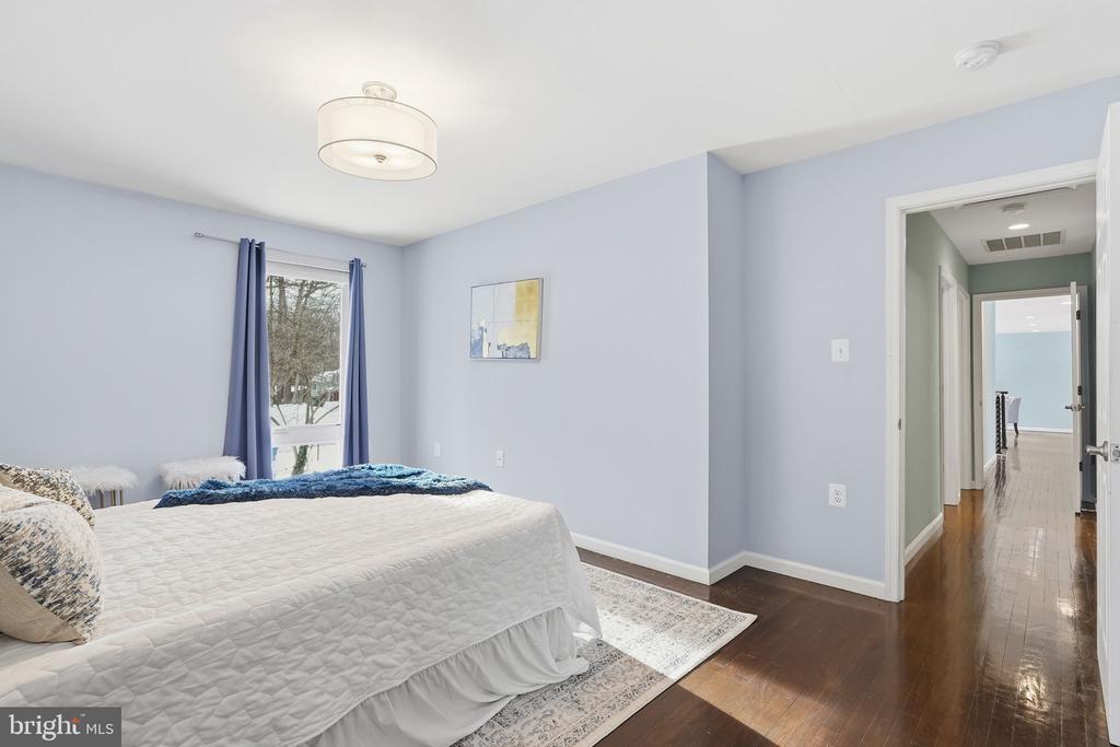 1411 ALDENHAM LANE