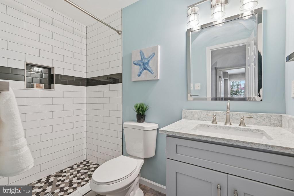 1411 ALDENHAM LANE