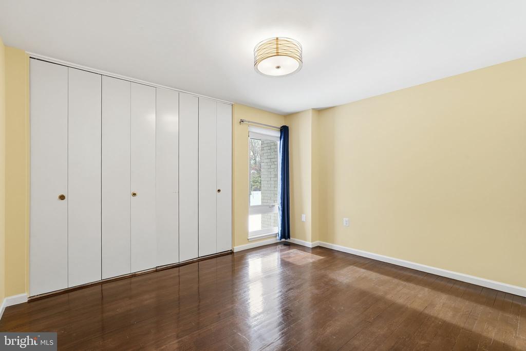 1411 ALDENHAM LANE