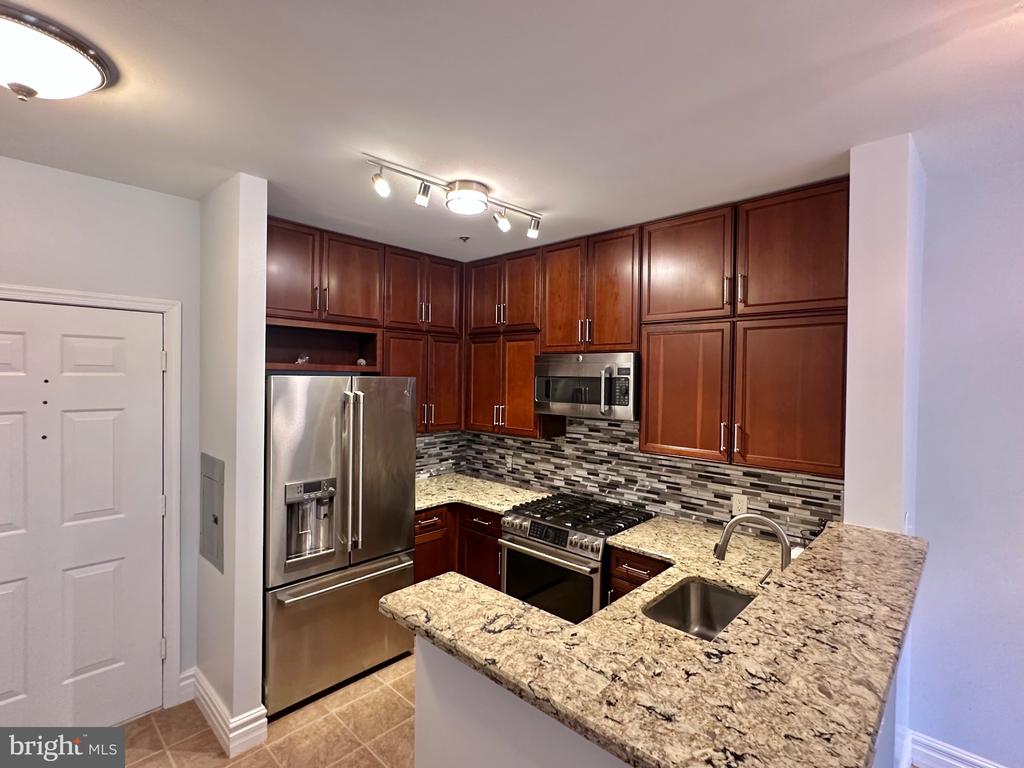 1625 INTERNATIONAL DRIVE 114