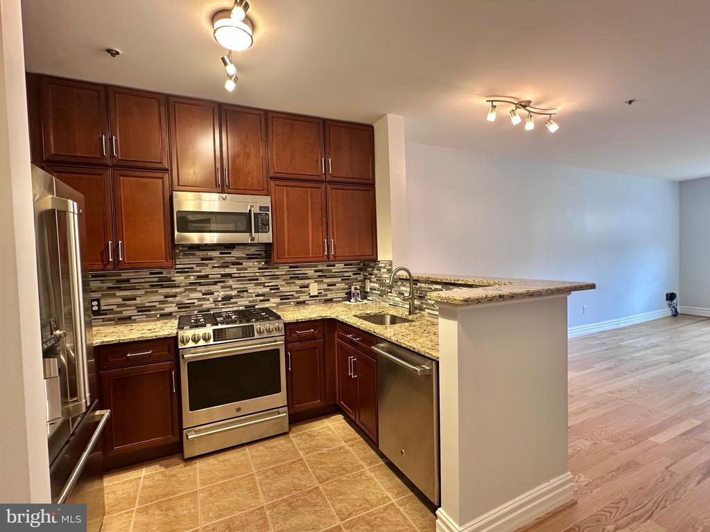 1625 INTERNATIONAL DRIVE 114