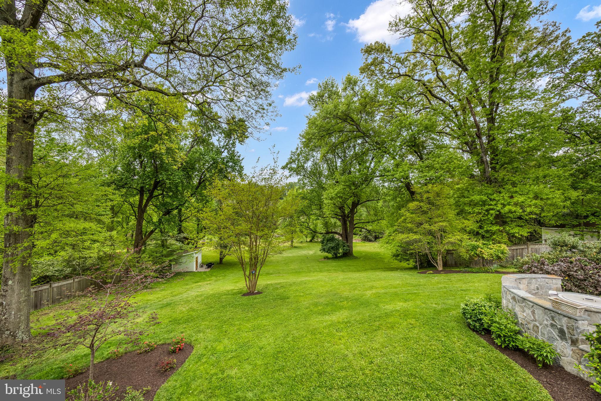 3227 VALLEY LANE
