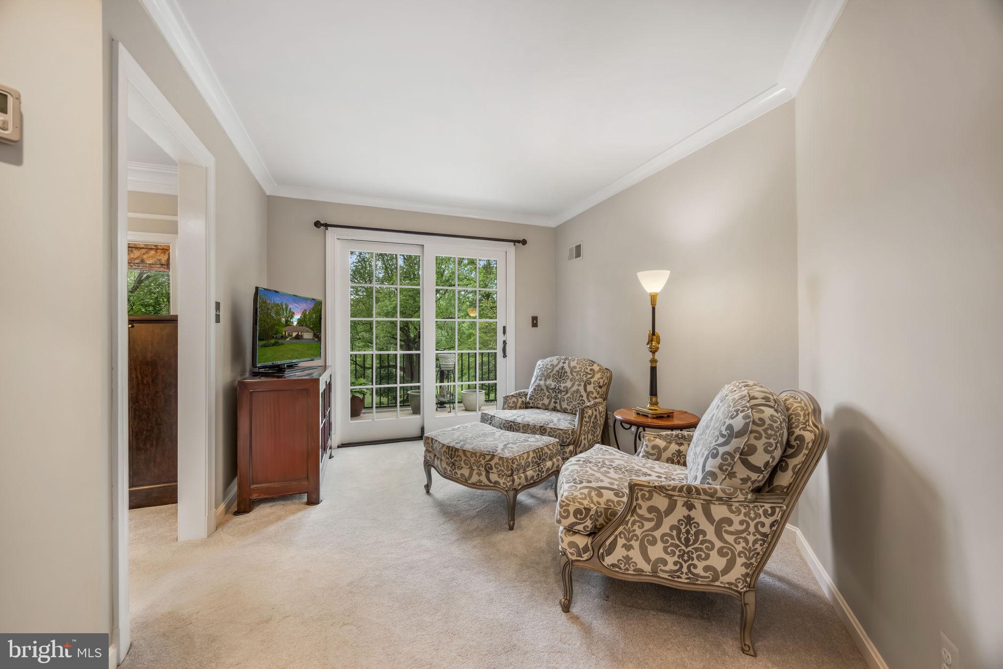 3227 VALLEY LANE