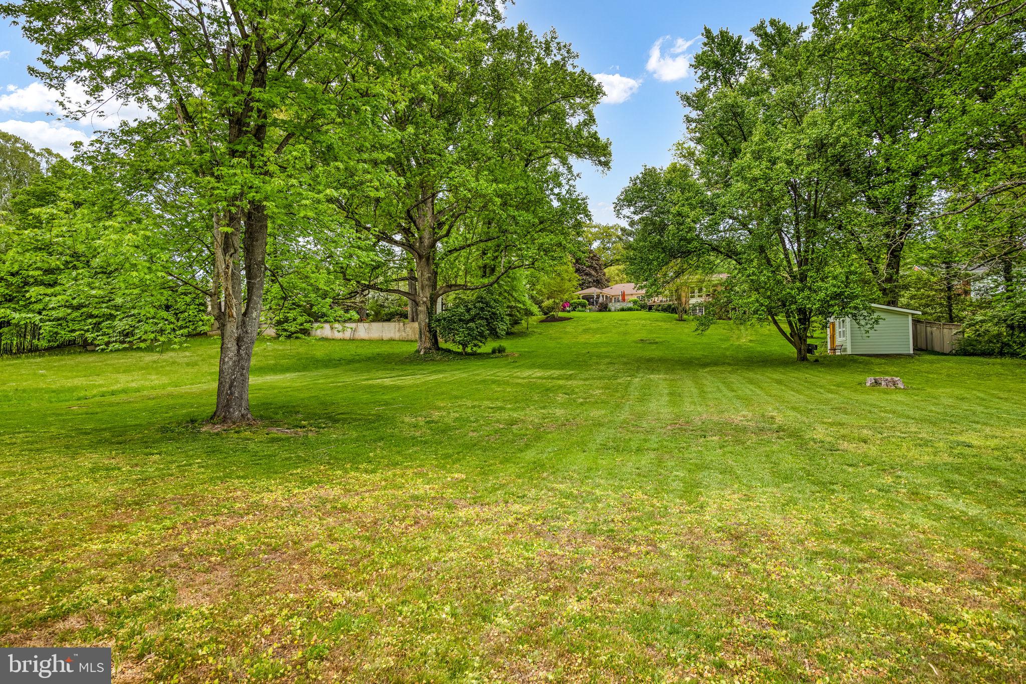 3227 VALLEY LANE