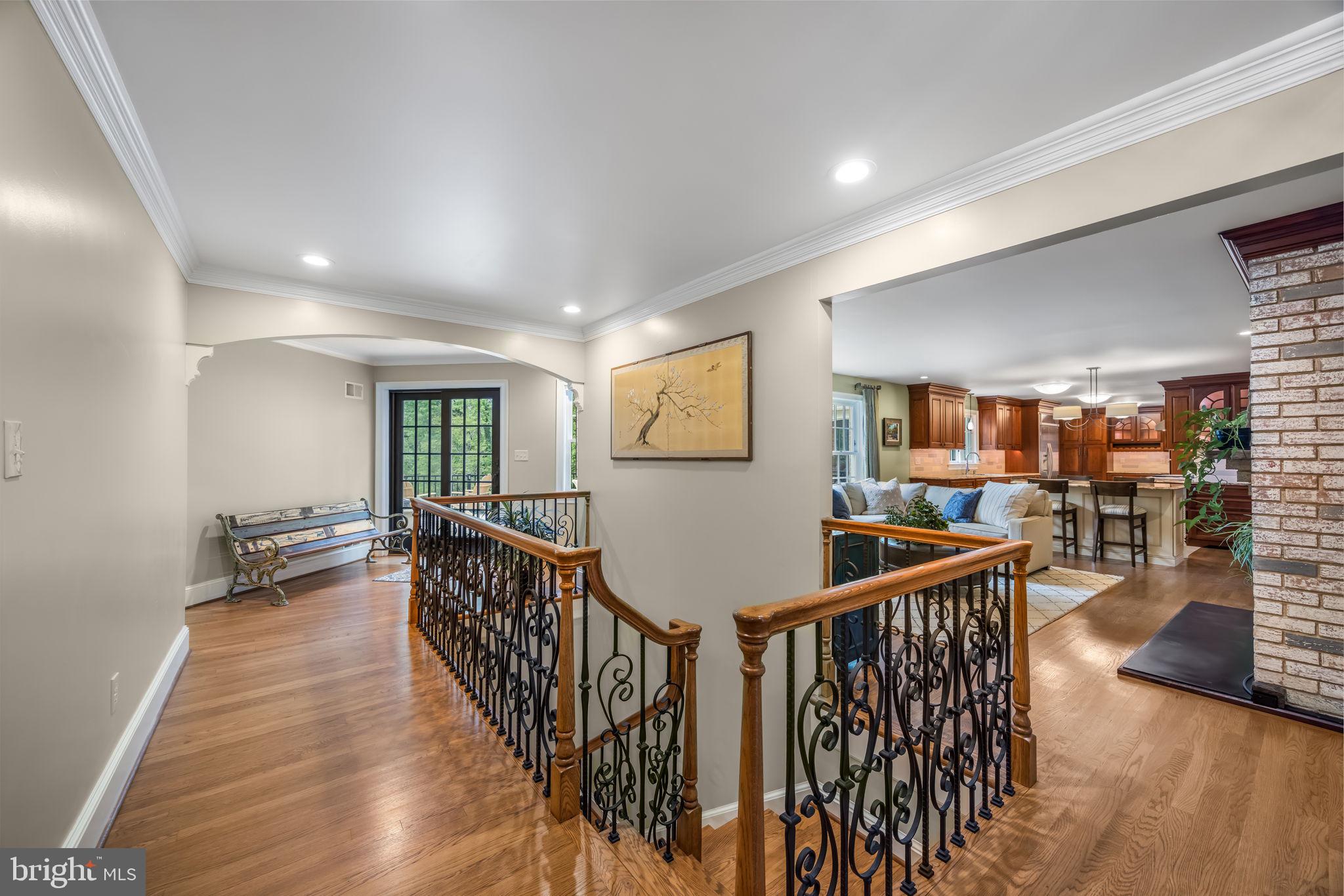 3227 VALLEY LANE