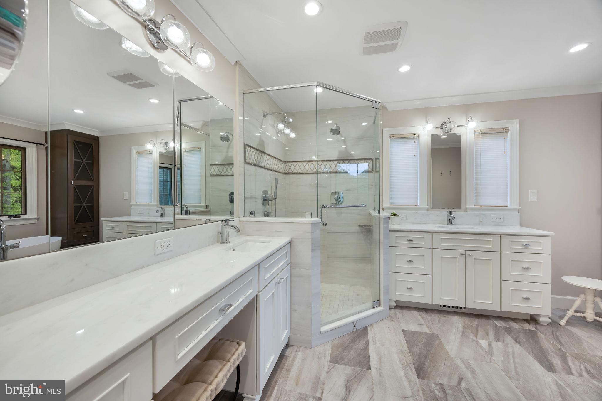 3227 VALLEY LANE