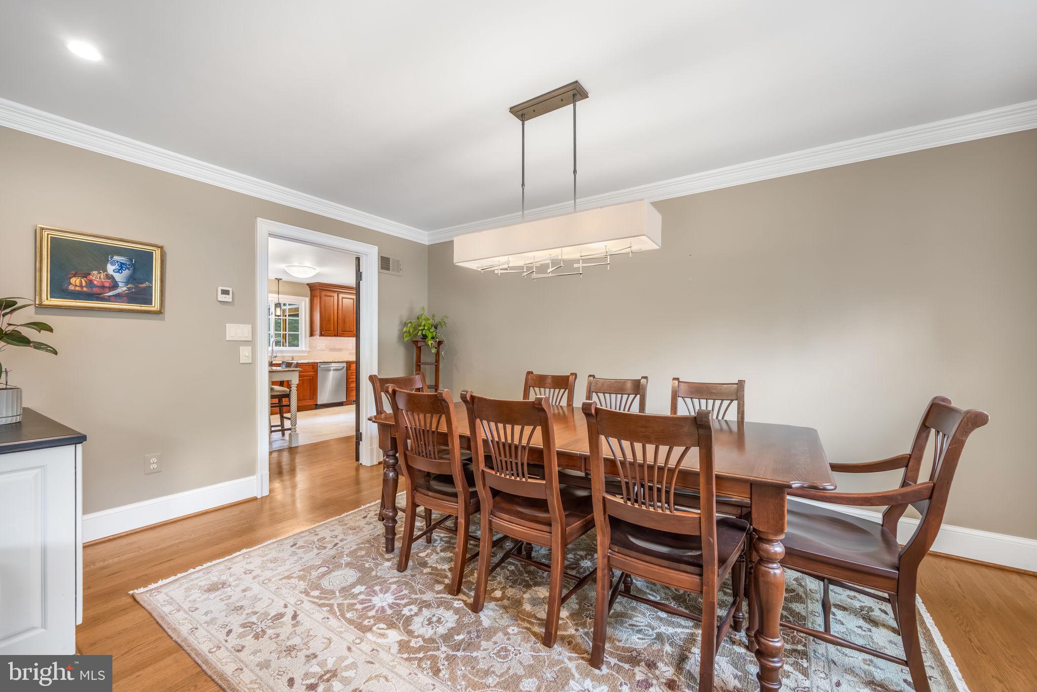 3227 VALLEY LANE