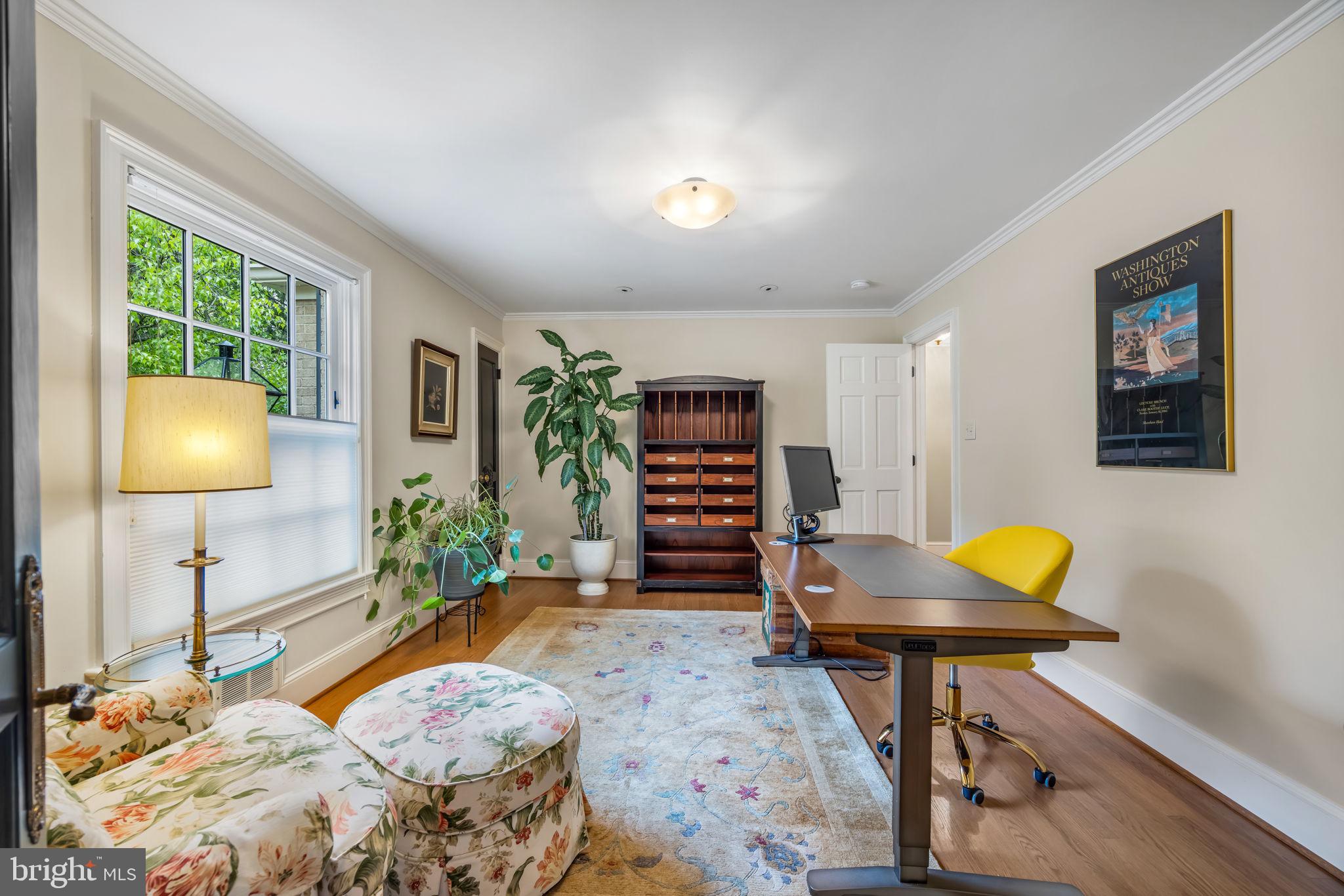 3227 VALLEY LANE