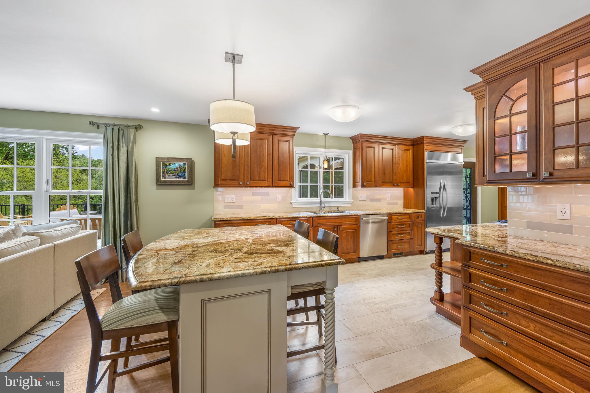 3227 VALLEY LANE