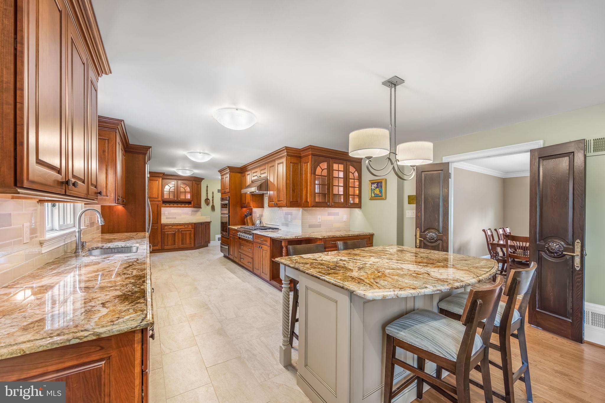 3227 VALLEY LANE