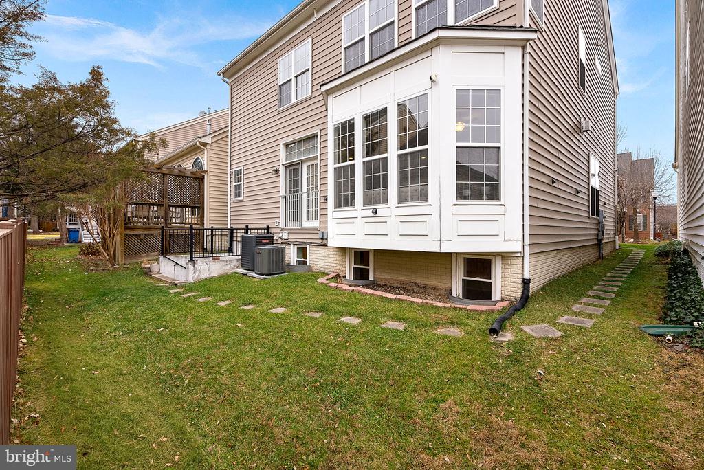 2467 CYPRESS GREEN LANE